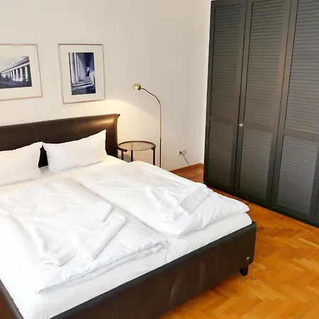 فيلة Franz Josef Neuhof (Heringsdorf)